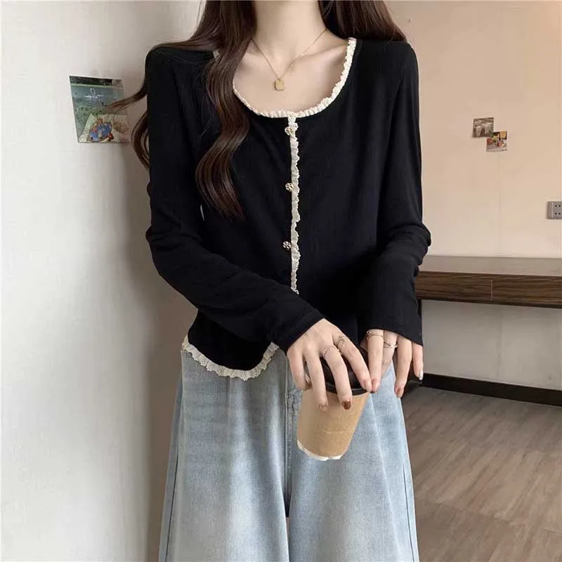 Fashion O-Neck Button Solid Color Spliced Lace T-Shirts Female Clothing 2024 Spring New Loose All-match Tops Casual Tee Shirt