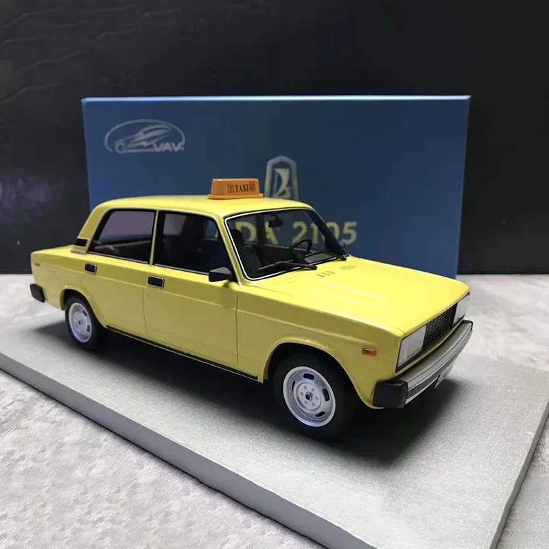 

Resin 1:18 Scale Russia Soviet Union Lada 2105 Vintage Car Model Yellow Adult Toy Classic Ornaments Souvenir Gift Static Display