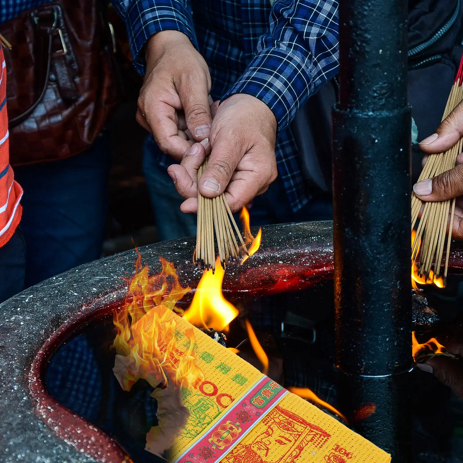 12 Bundles Traditional Chinese Ancestral Money Paper Banknotes for Funeral Worship Ancestor Ceremonies Burning Heaven