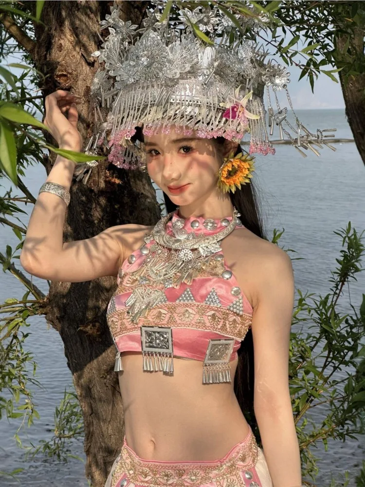 

New ethnic costume photo shoot travel clothing foreign land set photography