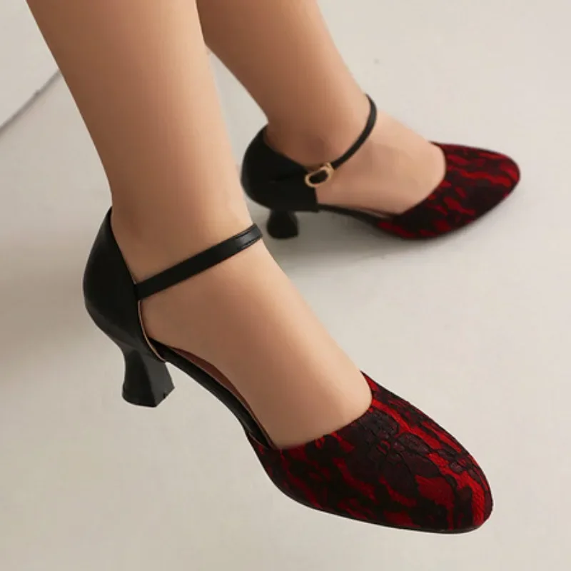 

Design Women Sandals Round Toe Small Heels 4cm Buckle Strap Mixed Color Large Size Fashion Daily Shoes Summer