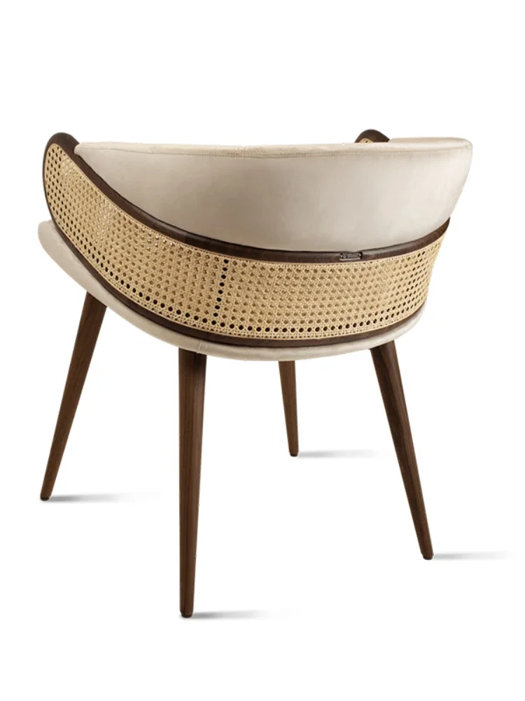 Ratán de madera maciza