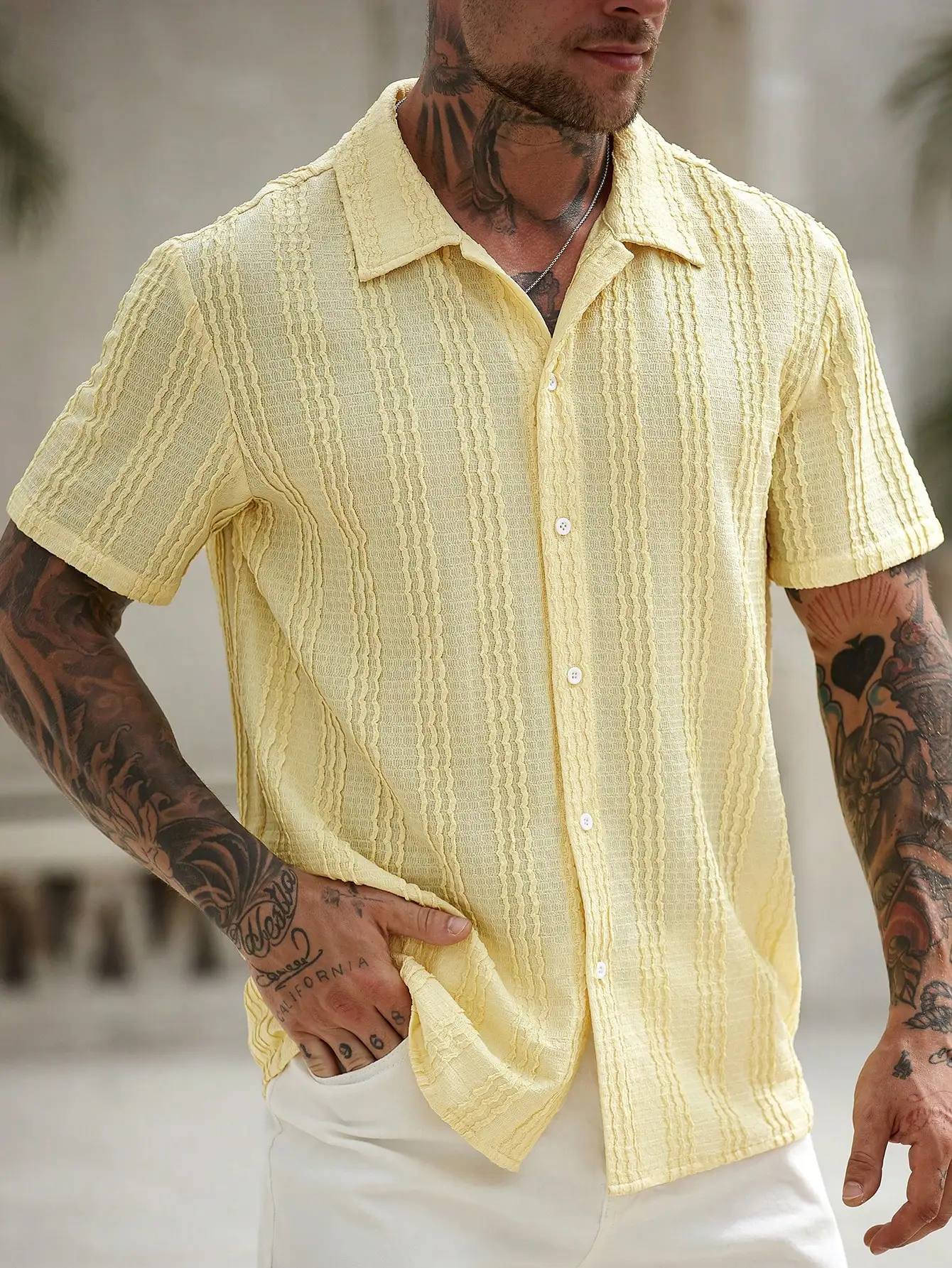Men's Light Yellow Short-Sleeve Button-Up Shirt with Textured Vertical Ribbed Pattern, Casual Vacation Style
