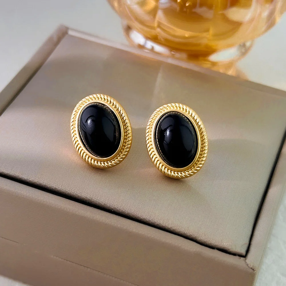 2026 New Retro Gold Color Metal Line Black Oval Shaped Stud Earrings for Women Advanced Design Elegant Young Girls Party Jewelry