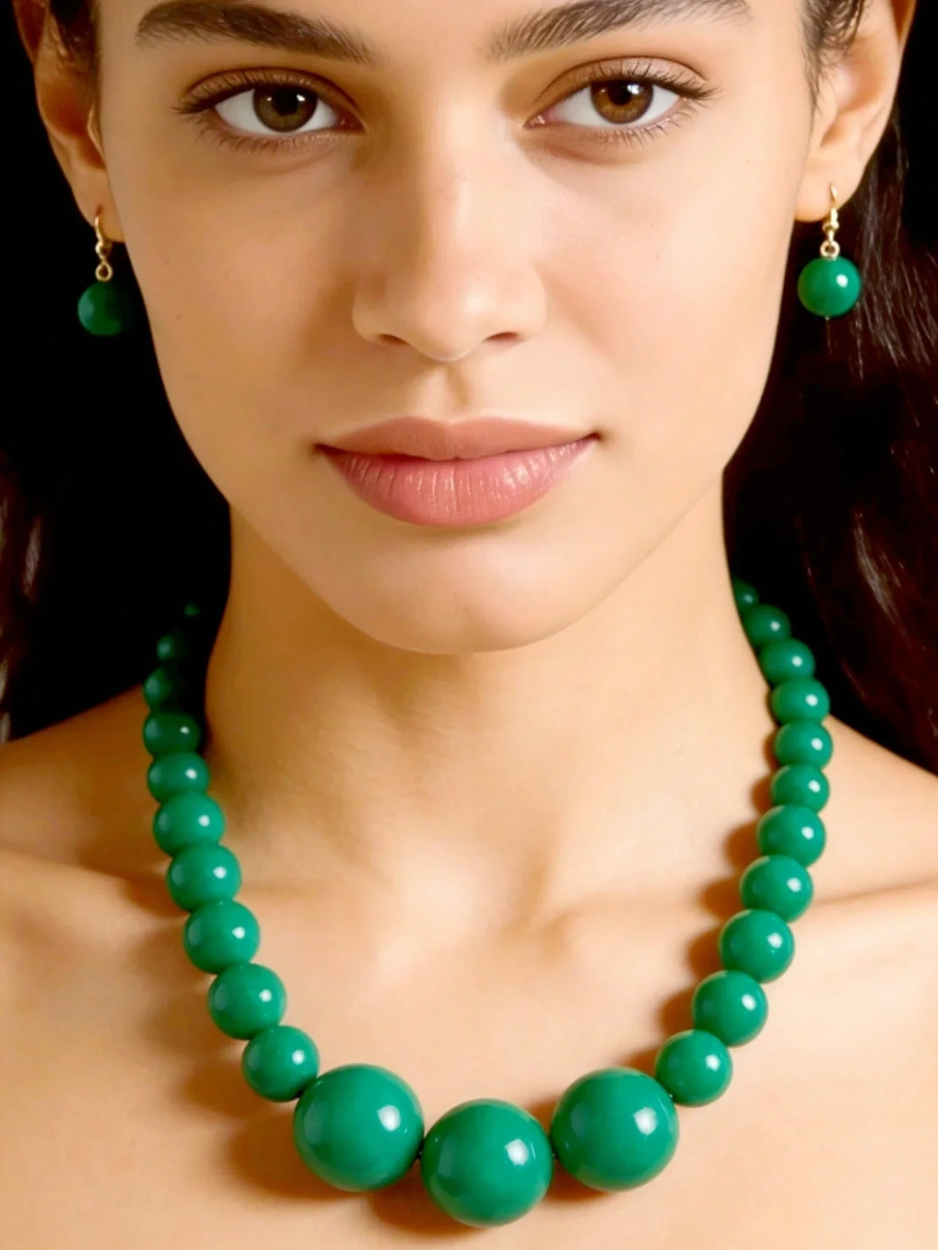 

Green And Red Resin Bead Necklace And Earring Set For Women