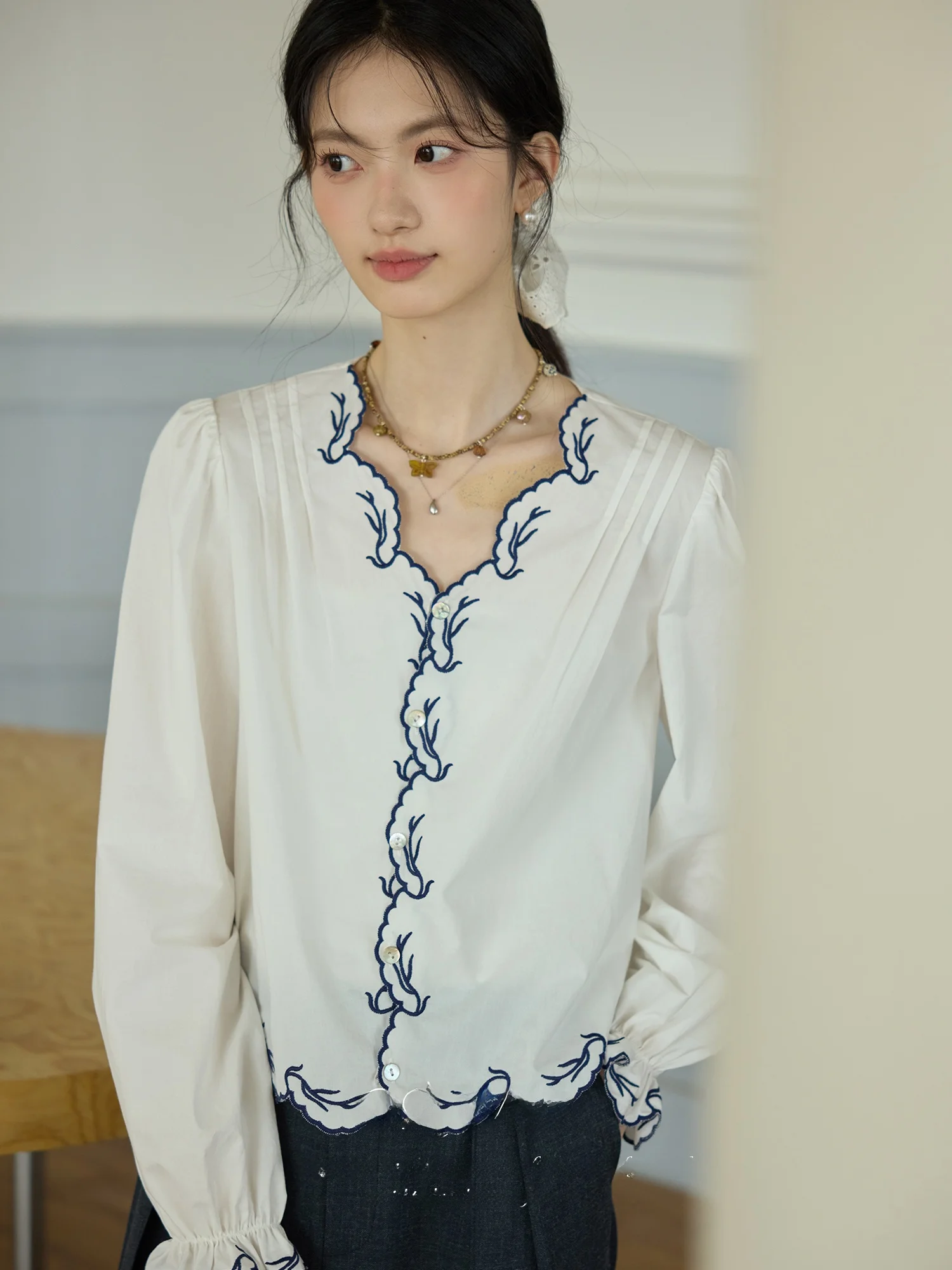 

ORWhite Vintage Sle Long Sve V-Ne Embroidered Lace Trim Slimming Women's irt Cotton Material Regular Fit White irt