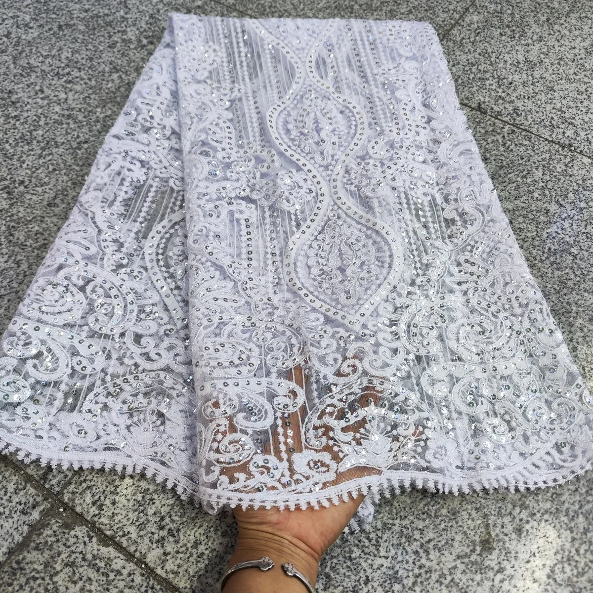 

New Arrival Pure White African Lace Fabric With Sequins 2024 High Quality French Nigerian Tulle Lace Fabric For Dress KYM2403