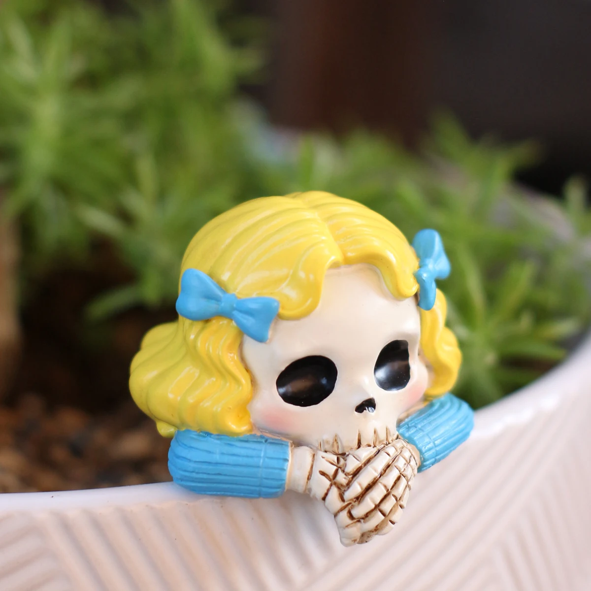 1pc Halloween Blonde Skeleton Girl Edge Sitter Resin Statue Blue Bows Gothic Outdoor Garden Plant Pot Decor