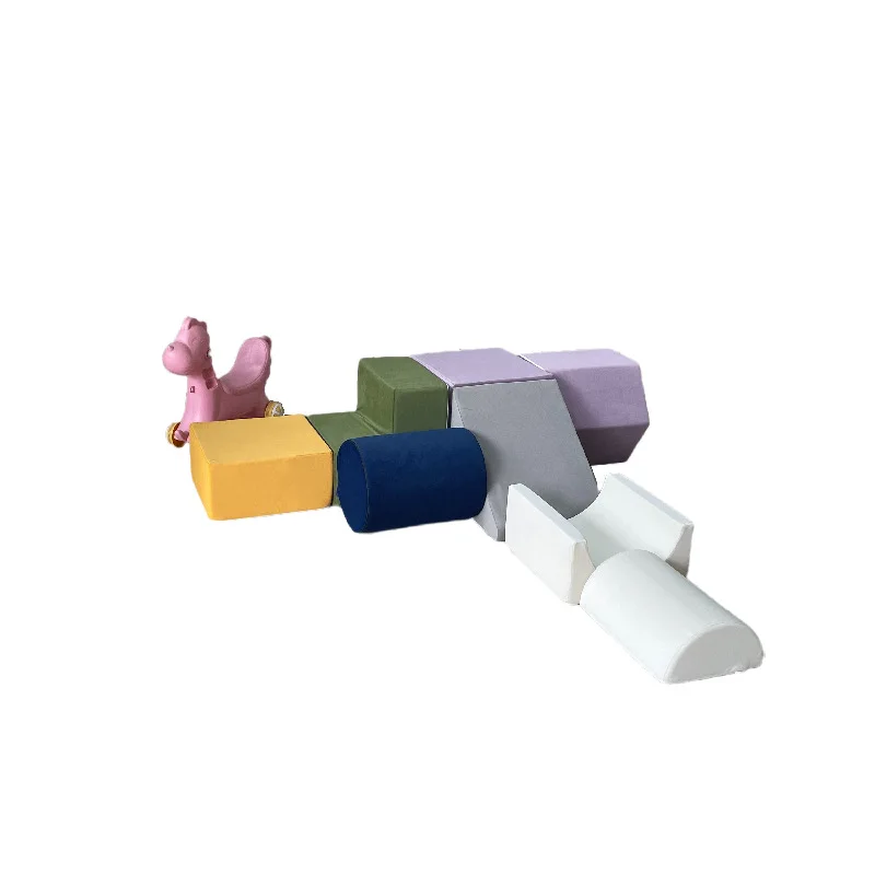 Children play with sponge building blocks to assemble educational toys and enlightenment toys.