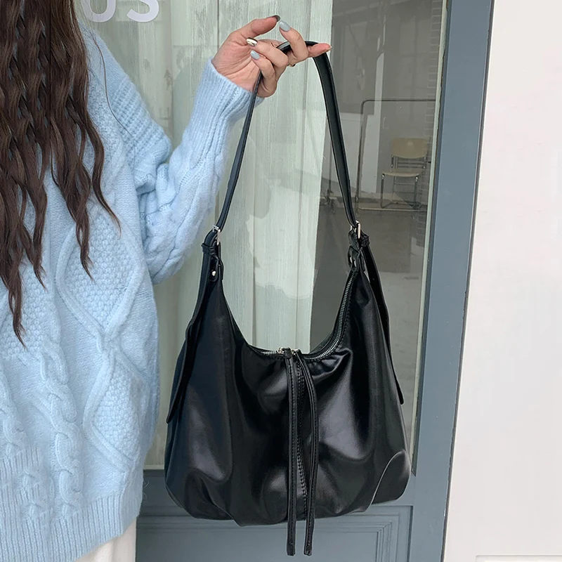 

Women Korean Large Capacity Tote Bag Girls Fashion Distressed Style Shoulder Bags Female New Retro Messenger Bags