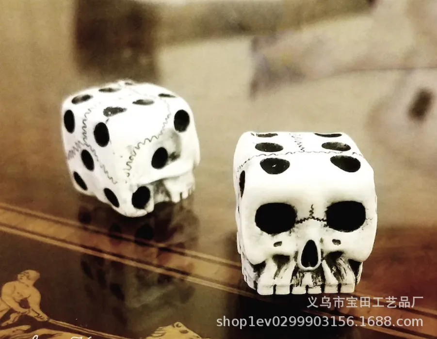 Fun White Skull Dice Casual Party Board Game Toy Role Play Party Halloween Tool