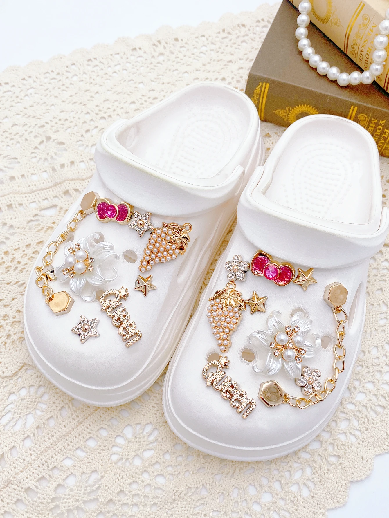 18pcs Fashion Rhinestone Pearl Flower Chain ABS Shoe Charms, Detachable DIY Clog Sandal Decorations. Versatile Shoe Clips & Buck