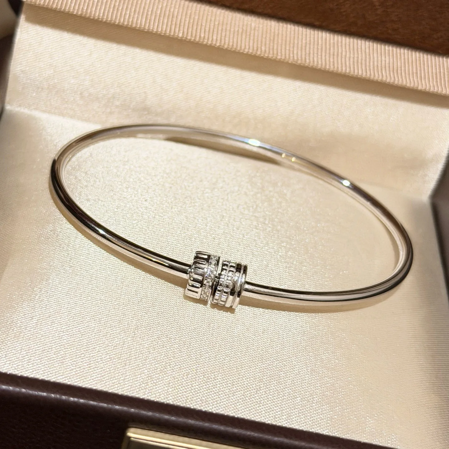 

Размер 17 см, 100% стерлинговое серебро 925 пробы, браслет, весенний открытый браслет для женщин, ювелирные изделия