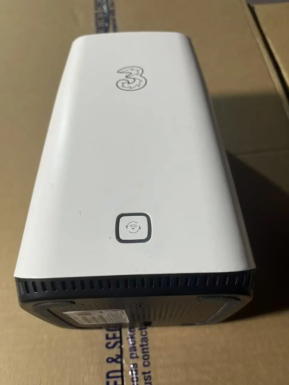Zyxel 3LOGO NR5103E Office 5G NR Indoor  Router 4.67 Gbps WiFi 6 CPE 4*4 MIMO Easy Mesh