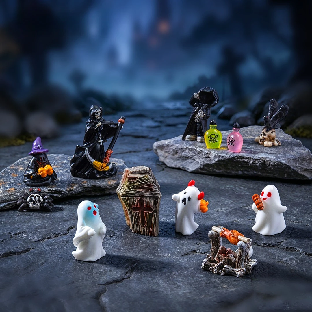 100pcs Wholesale Mini Halloween Doll 3D Resin DIY Accessories for Keychain Fairy Garden Landscape Ornaments Dollhouse Decor
