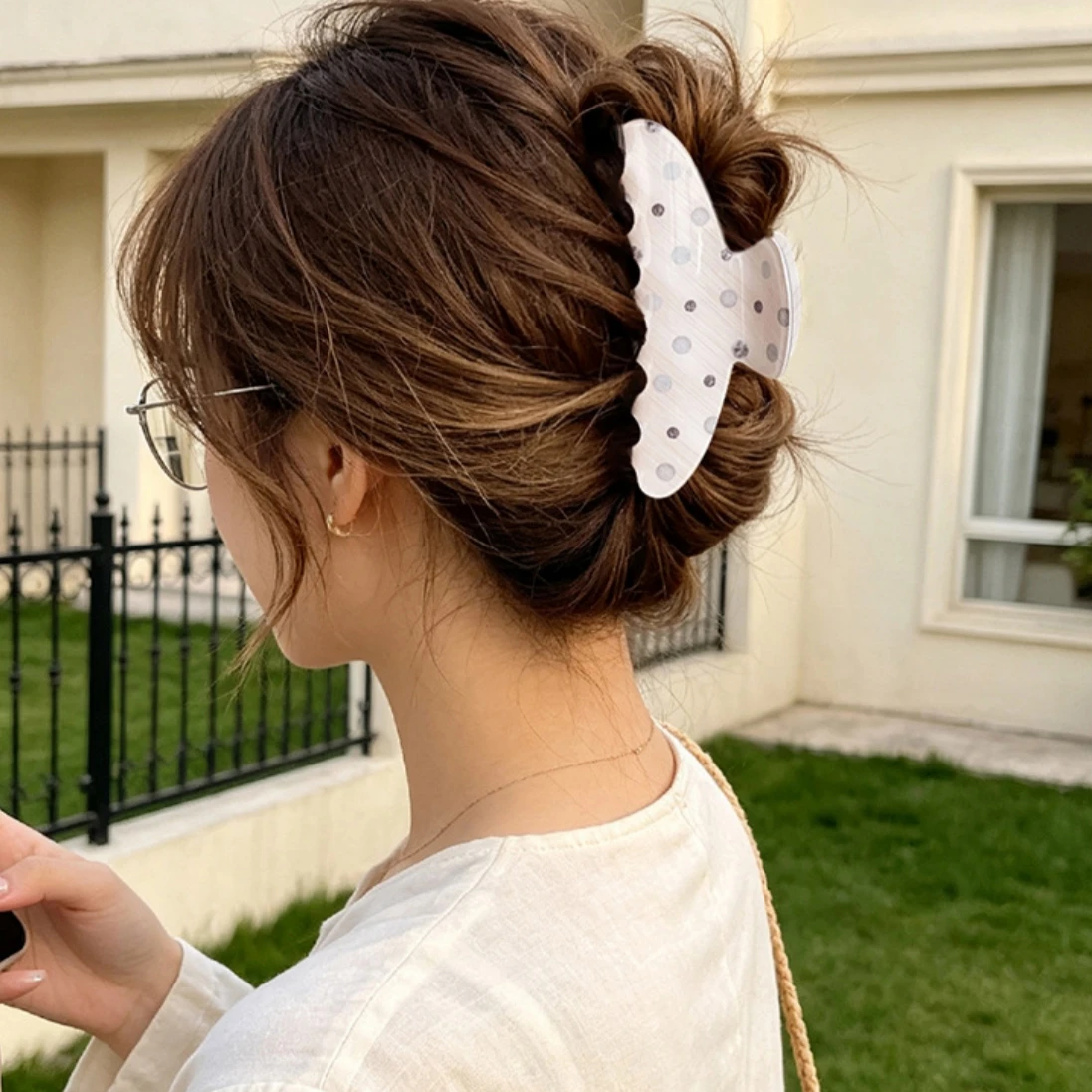 Vintage Minimalist Polka Dot Hair Clip Shark Claw Clamp Hairpin Barrette Korean Hair Claw Clip Hair Headwear Accessory for Women