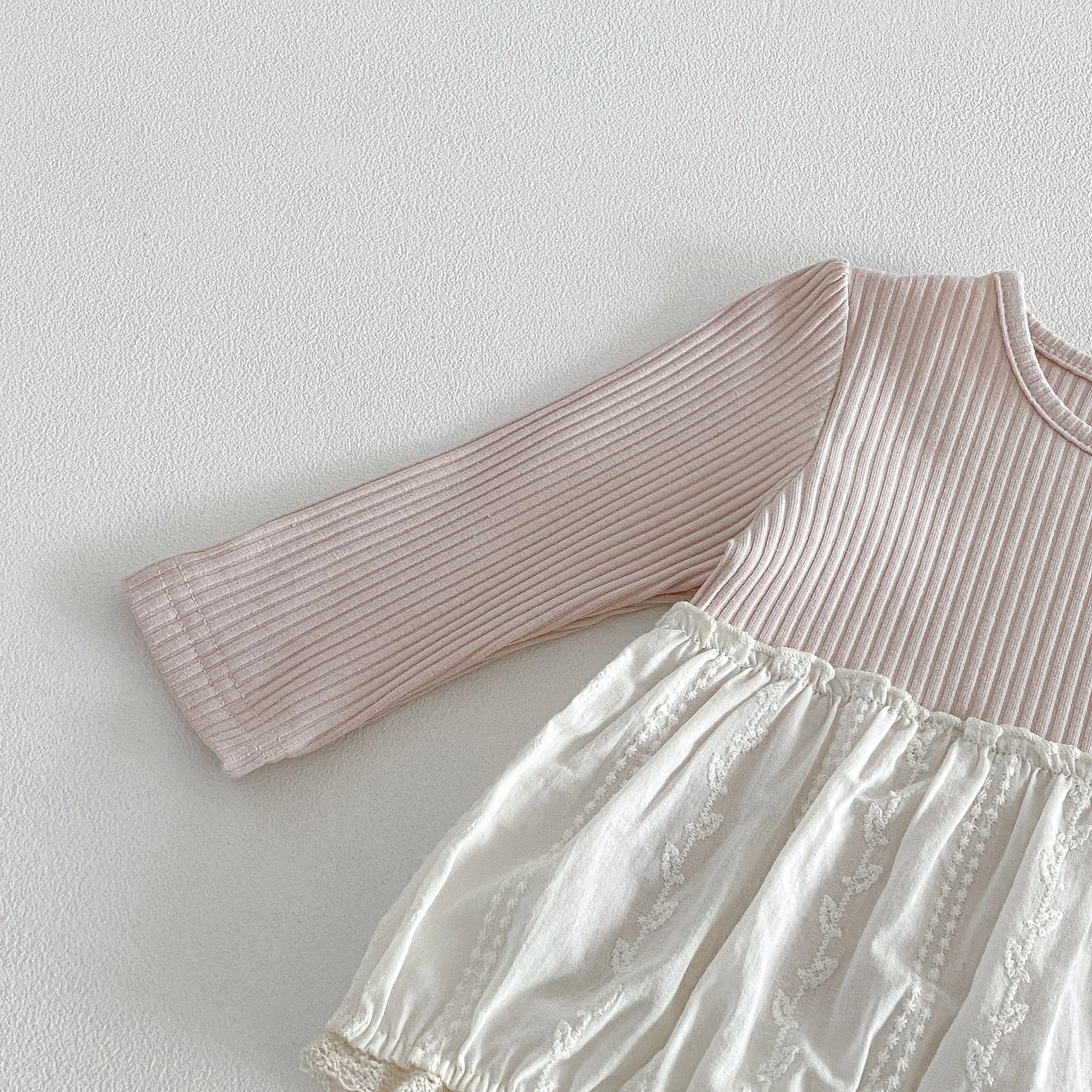 Frühlings- und Herbst-Outfit für Mädchen: Rundhals-Oberteil mit Spitzenbesatz und elastischen Leggings, zweiteiliges Set für Babymädchen – Detail 6