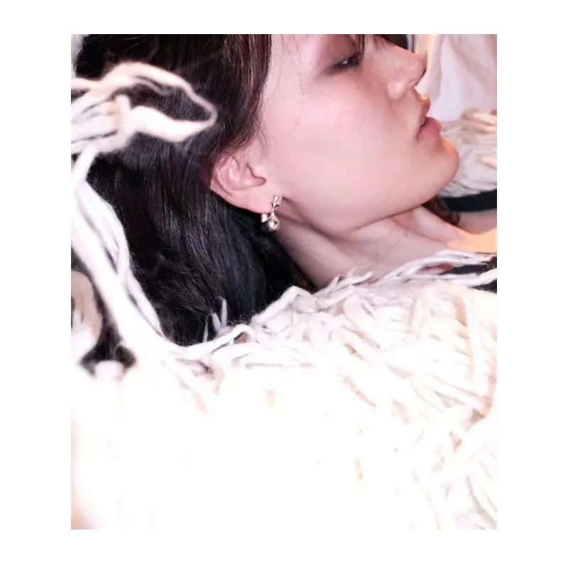 

Korean Niche Brand Wine Jug Stud Earrings, High-end Light Luxury Retro Summer Earrings