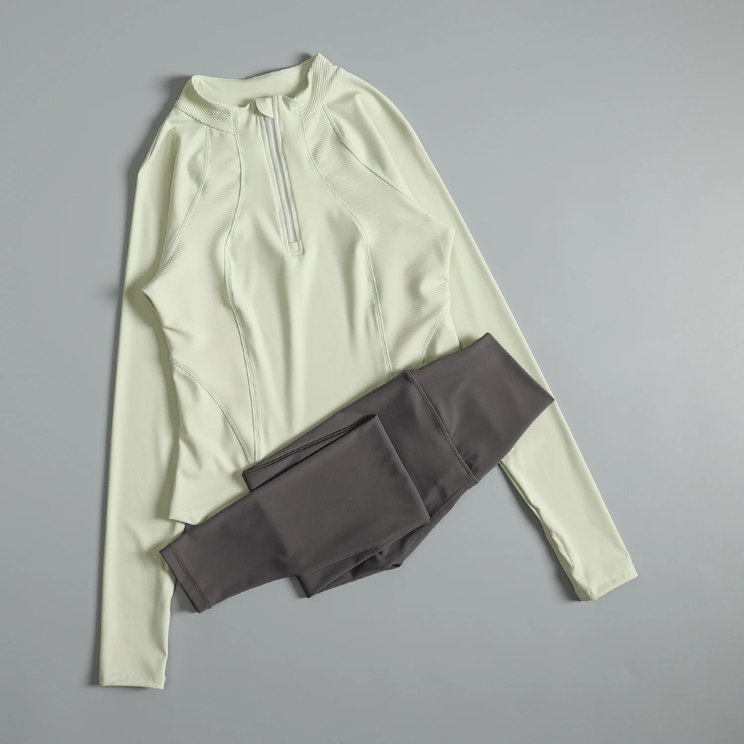 ชุดโยคะสำหรับผู้หญิงในฤดูใบไม้ร่วงและฤดูหนาว ชุดออกกำลังกายพิลาทิสระดับไฮเอนด์ ชุดฟิตเนสแบบซิปครึ่งตัว ช่วยกระชับสัดส่วน