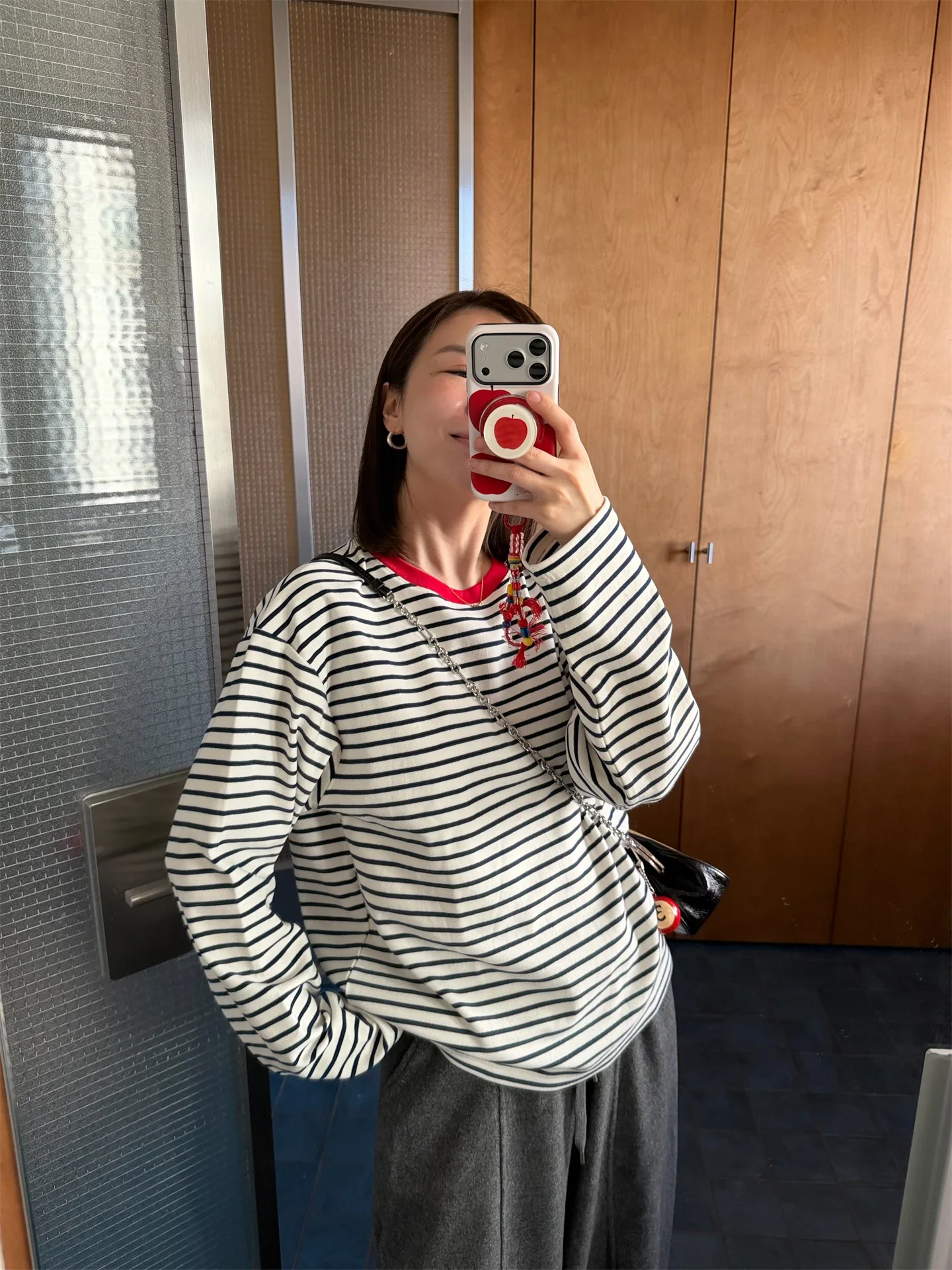 

GINGLE Зимняя новинка: базовая универсальная свободная футболка с длинным рукавом, красным воротником и полосками, из чистого хлопка, повседневная, универсальный крой