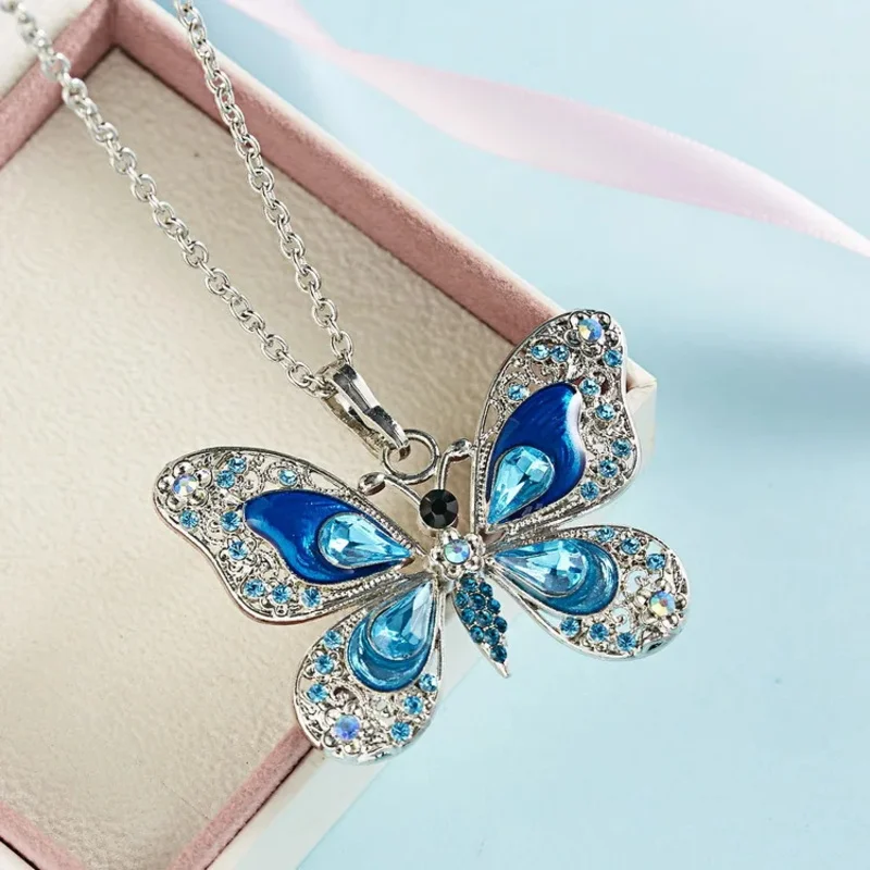 

Custom Silver Color Crystal Rhinestone Butterfly Pendant Necklaces For Women Long Chain Long Animal Necklace Party Gift Jewelry