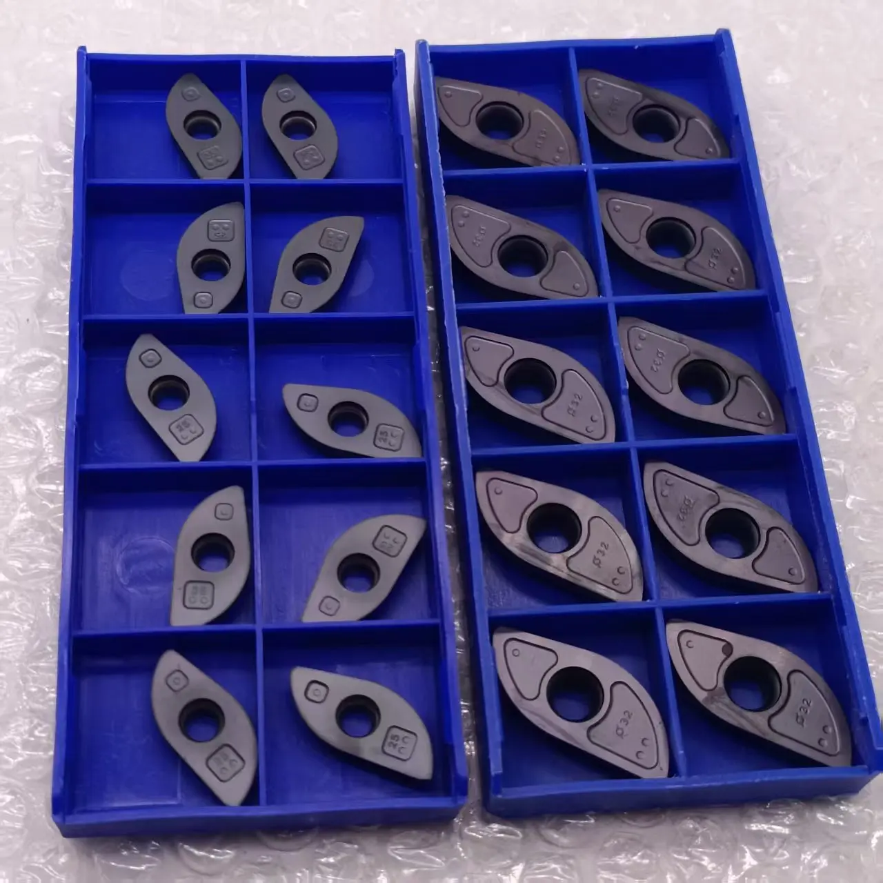 

R216-3206EM1130 R216-2504EM1130 Carbide Milling Blade Willow Leaf Carbide Inserts R216 SANDSTONE Installation