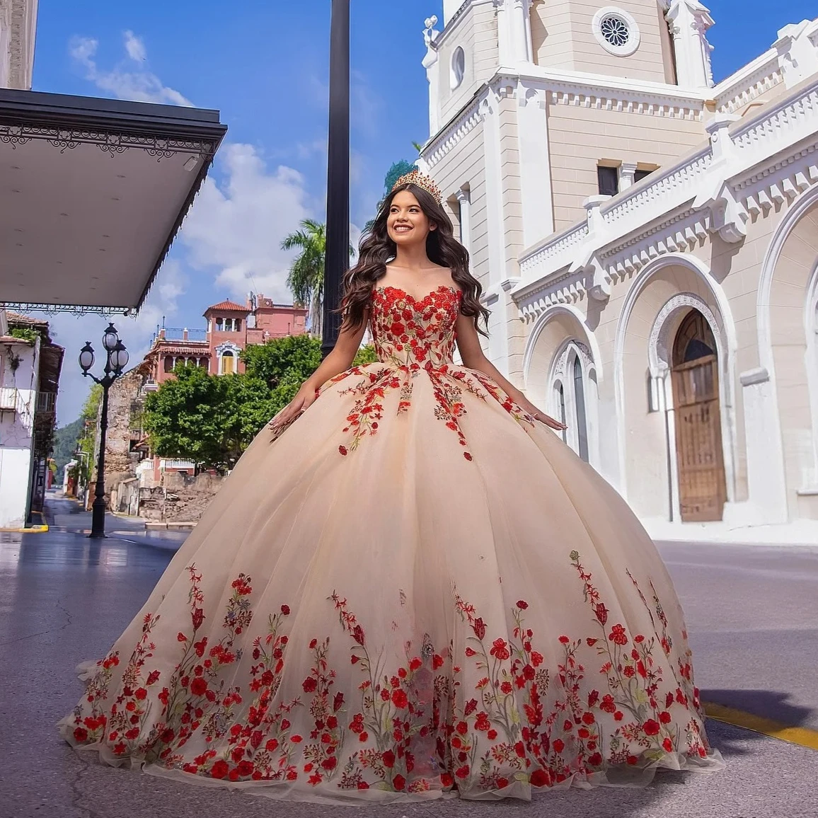 Customized Dignified Luxury Temperament Princess Quinceanera Dresses Sweetheart Crystal Lace Appliques Court Train Ball Gown