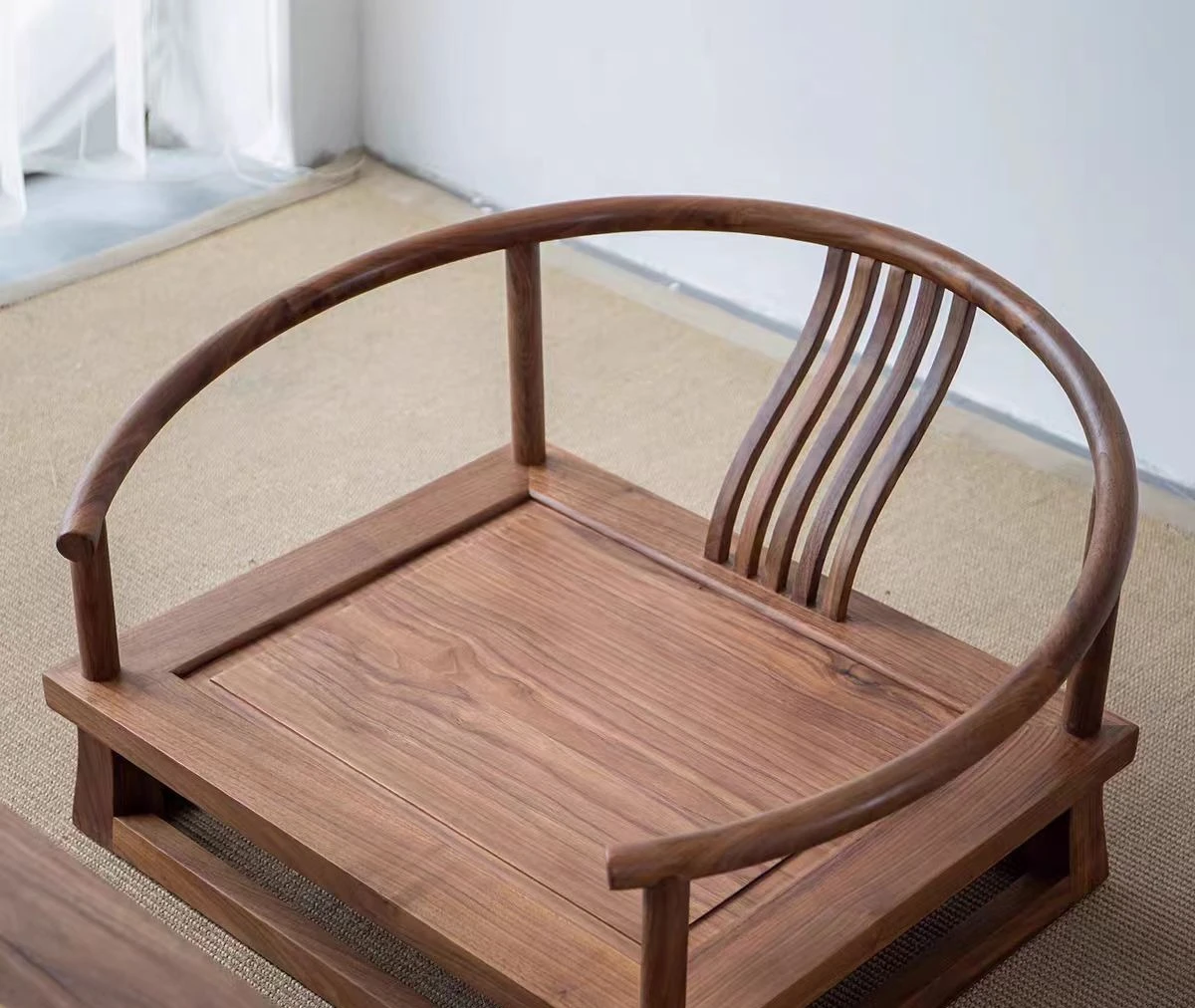 Orme ancien, nouveau style chinois, chaise basse, chez l'habitant, zen, méditation, maître, tatami