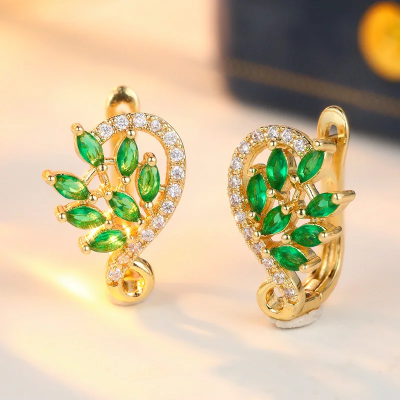 Exquisite grüne Zirkonia-Ohrringe in Blattform für Damen, luxuriöse Retro-Ohrringe, elegante Accessoires für Bankette und Partys.