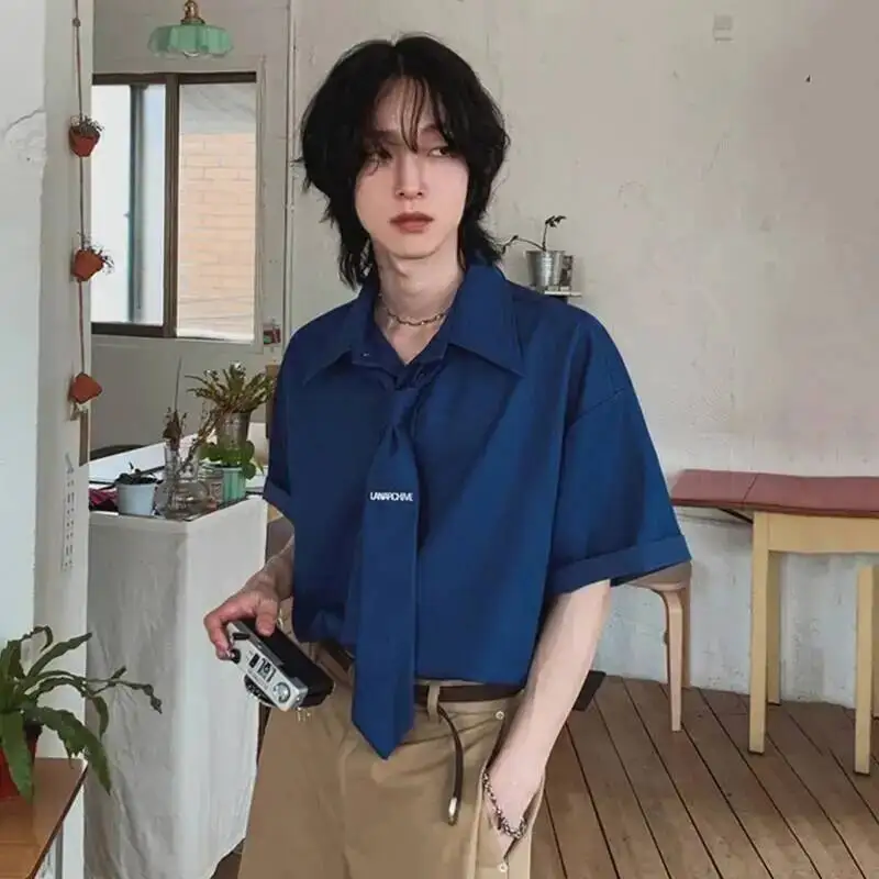 Korean Style Men's Shirts Turn-down Collar Solid Color Letter Tie Decoration Short Sleeved Single Breasted Male Tops 9W5HEV