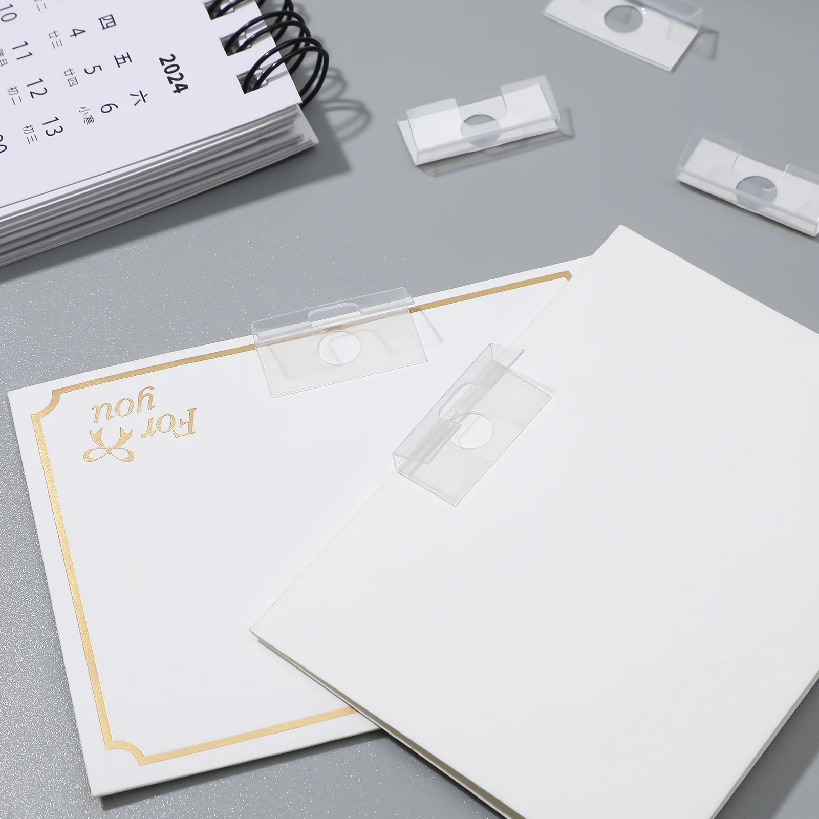 

200Pcs PVC Ear Hooks Clear Plastic Adhesive Jewelry Display Rack Durable Earring Holder for Mall Shop Jewelry Store Use