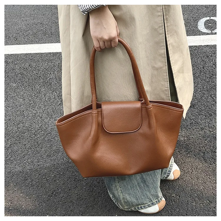 패셔너블한 레트로 겨드랑이 가방 여성용 - 2025 A/W 대형 숄더백 조절 가능한 스트랩 사무실 쇼핑 데이트 야간 통근용