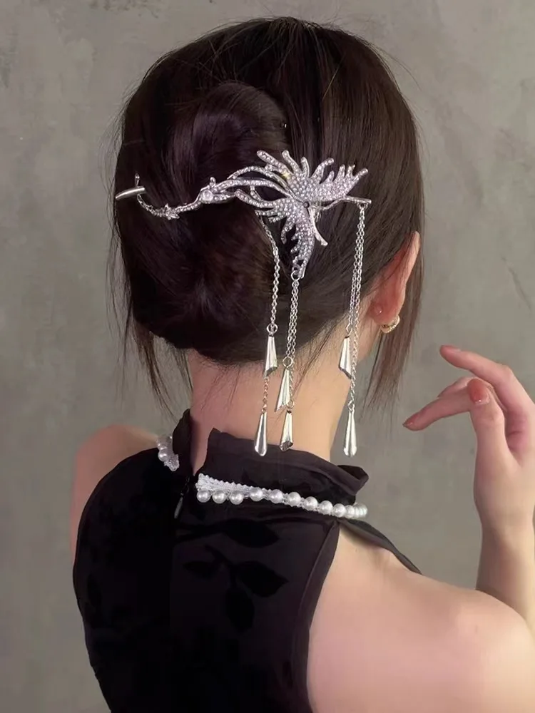 

1PC zinc alloy, rhinestone butterfly hair ornament, rhinestone wind chime tassel temperament butterfly hairpin, suitable for par