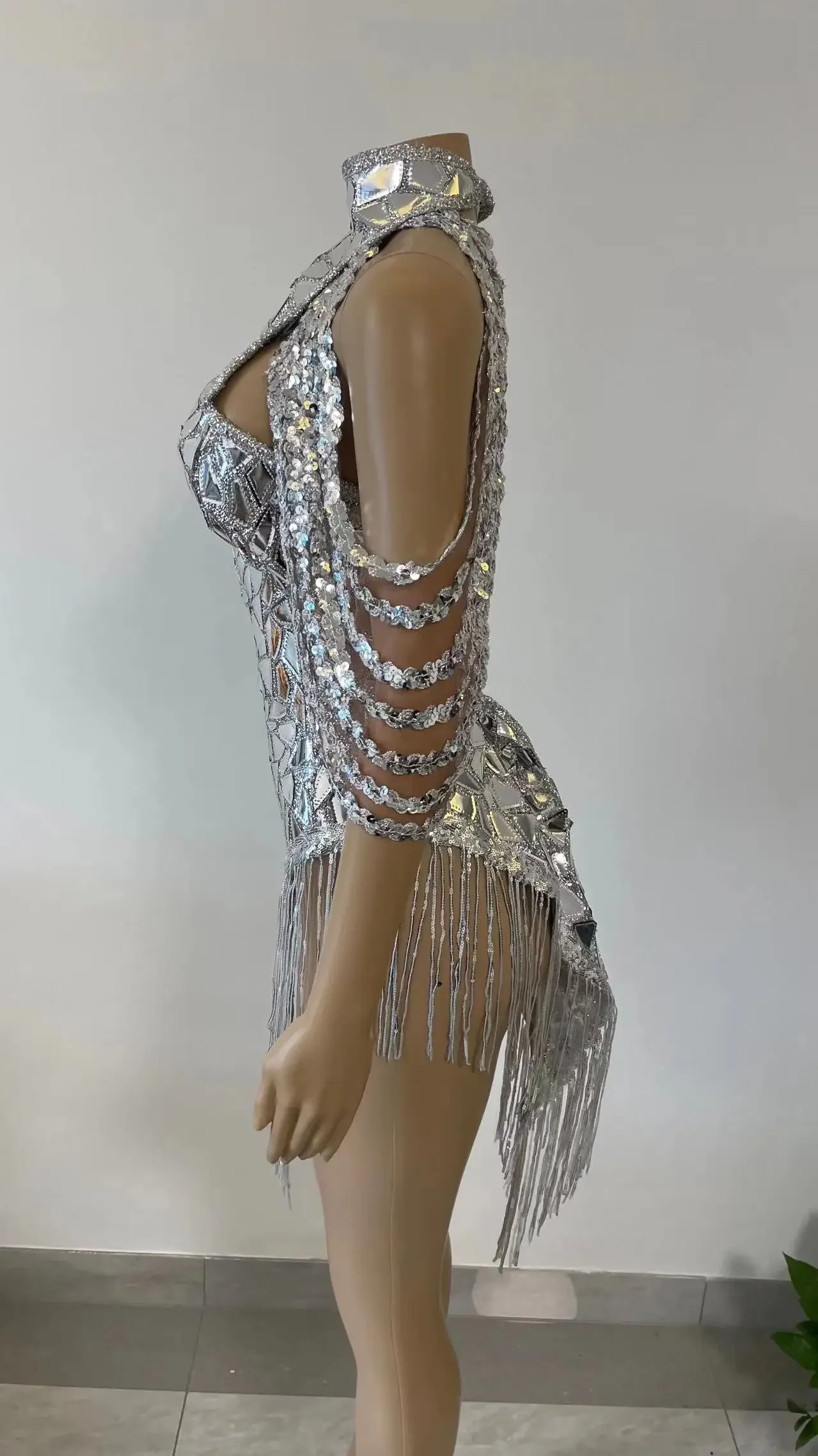 Vestido sin espalda con lentejuelas plateadas brillantes, con borlas leotardo, traje de baile para club nocturno, traje Djds, ropa de escenario para espectáculo de rendimiento