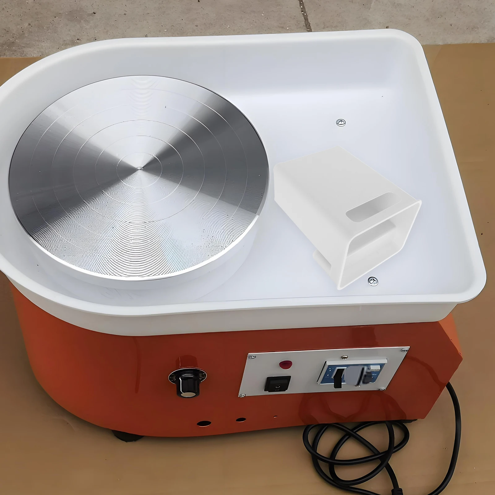 

Lightweight Pottery Tool Box for Wheel Throwing: Plastic Clay Organizer Enhances Workflow in Sculpture and Ceramic Class