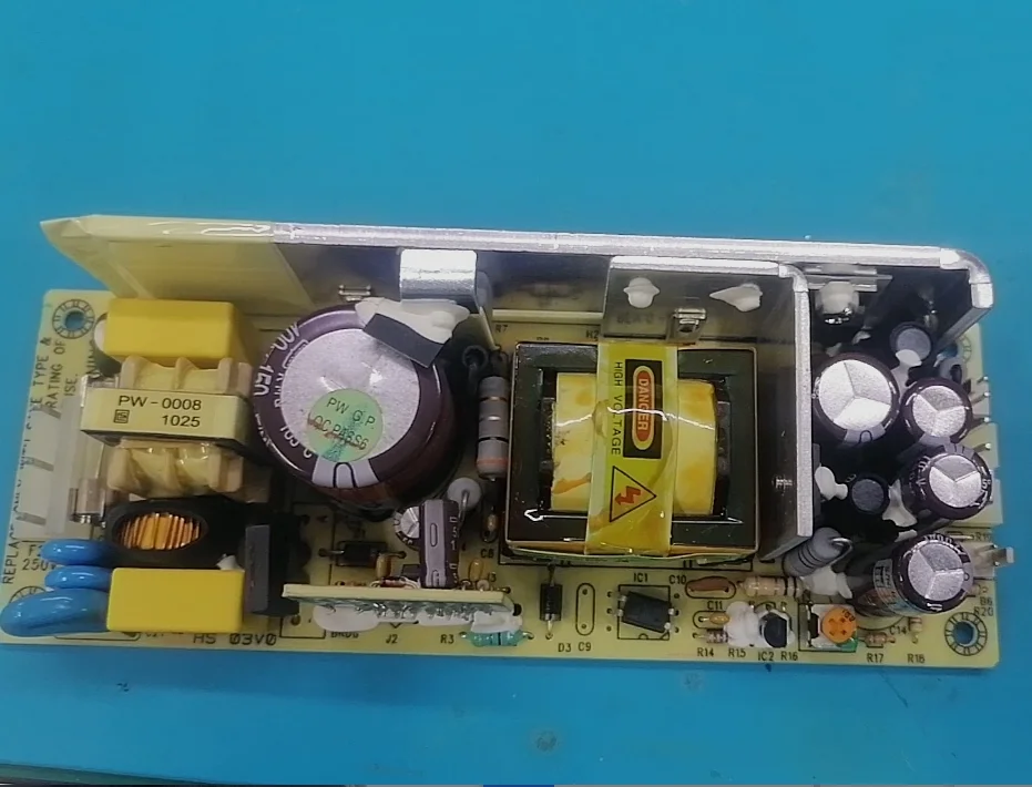 Original APC AP5717 PW-65A001 PW-0008 LM E243073 Power Board ACE-855A Second-hand