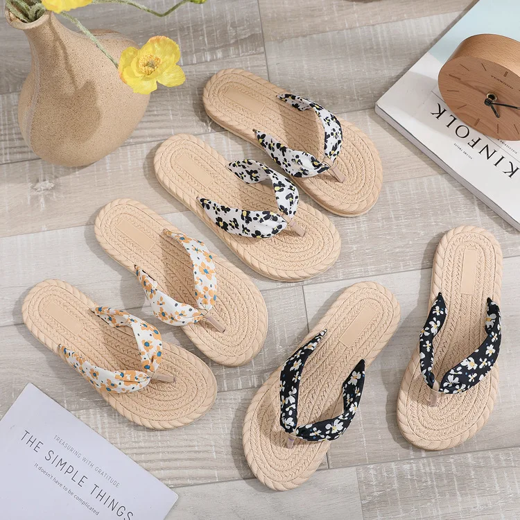 

Women's Summer Flip Flops Comfortable Lightweight Beach Sandals Casual Outdoor Slippers Fashionable Shoes