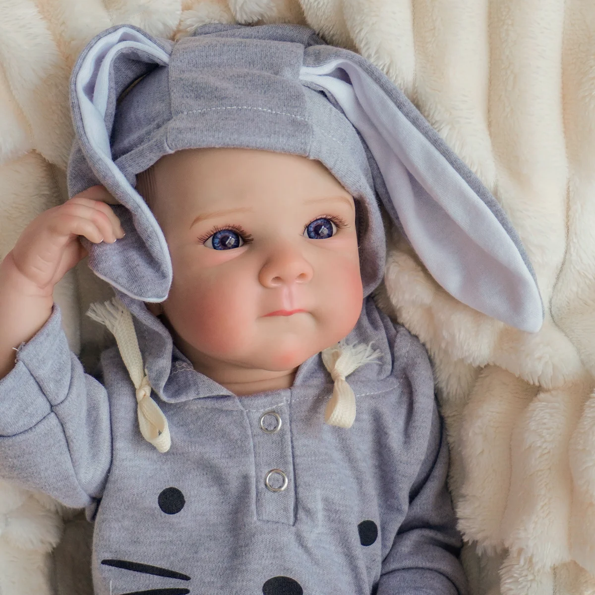 JOYORA Realistic Reborn Newborn Doll Embraces Baby Multi Layer Drawing 3D Skin and Hand Drawn Hair Reborn Doll Christmas Gift