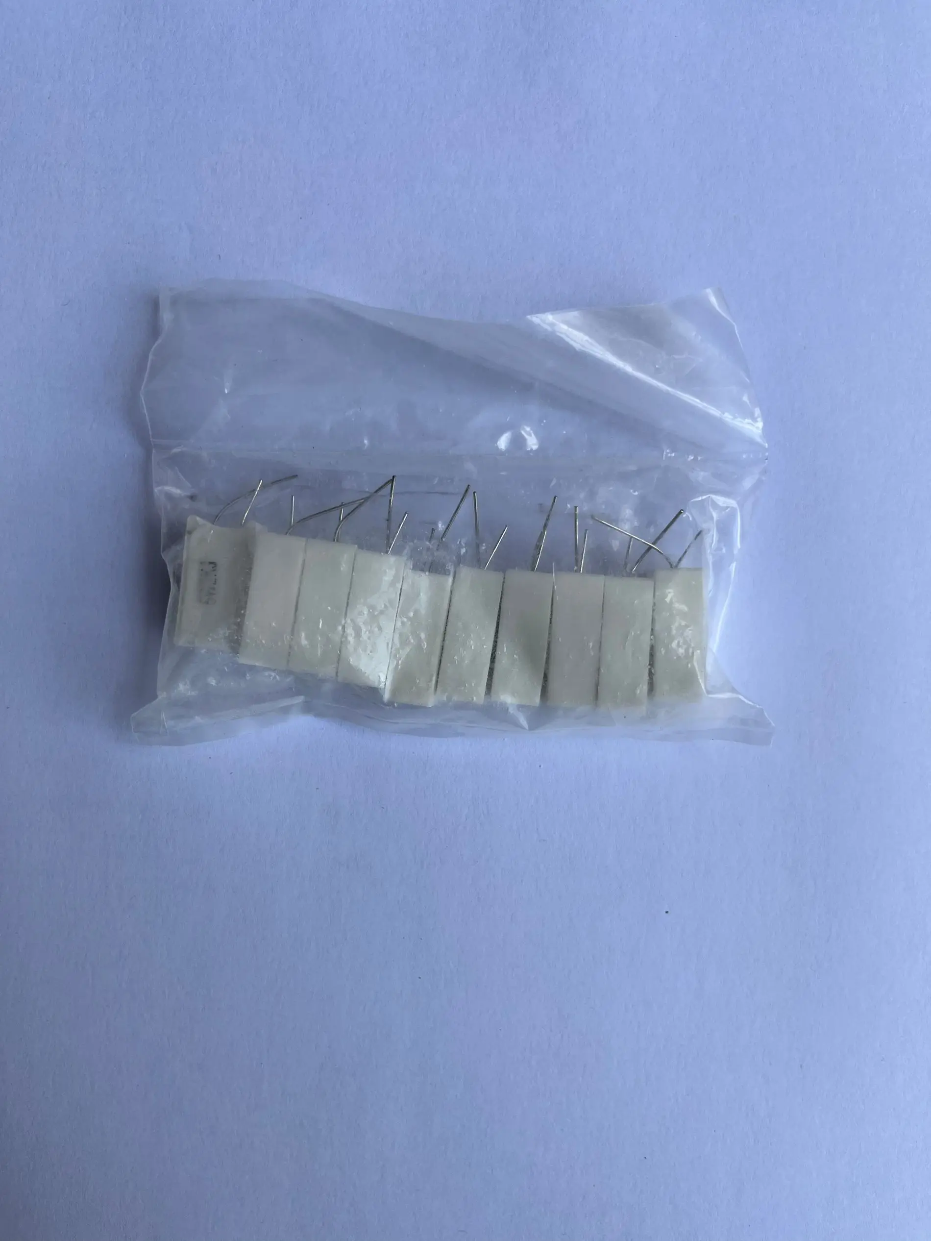 10PCS 5W Ceramic Vertical Cement Resistor 0.1~6.8K Ohm 5% 0.15R 0.22R 0.25R 0.39R 0.47R 1R 2R 10RJ 100R 150R 1K Ohm 5W