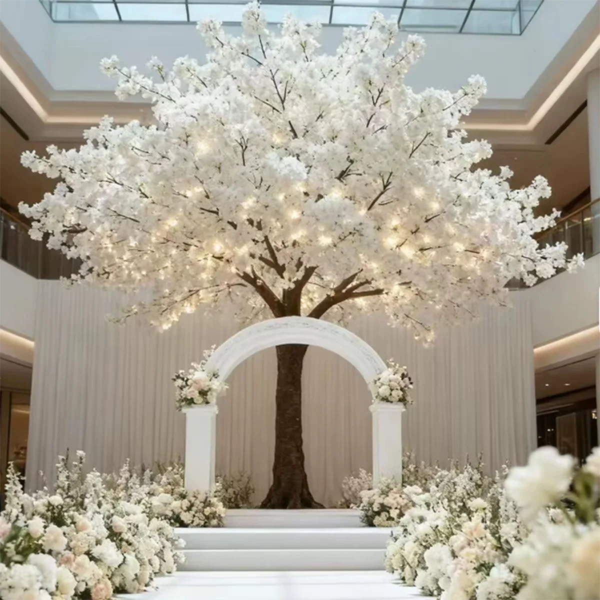 

Искусственное дерево с белыми цветами сакуры, не требующее полива, для декора свадеб, ресторанов и дома