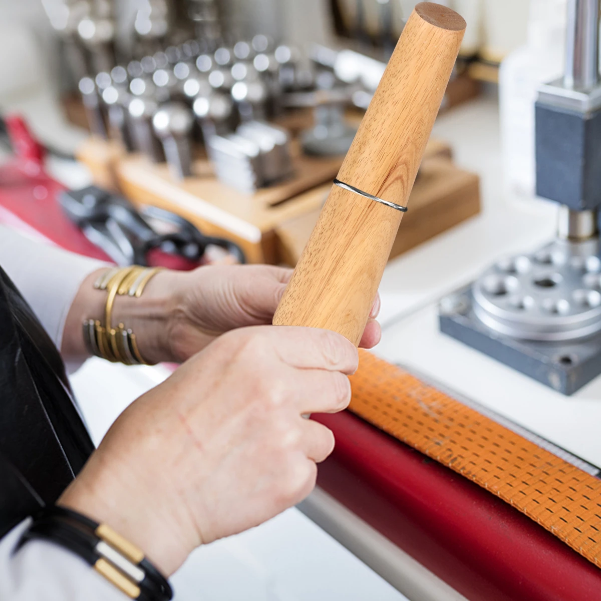 

Bracelet Mandrel Round Trapezoidal Cylinder Bangle Forming Bangle Mandrel Tool Portable Jewelry Repair Accessory