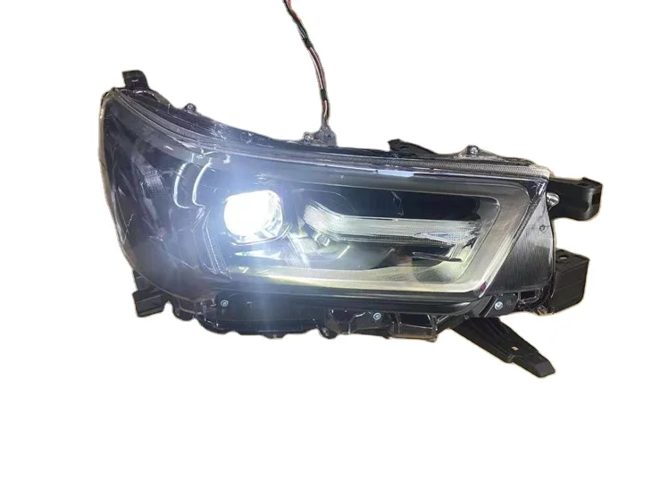 ZESTAW ZELENOŚWIETLĄCYCH REFLEKTORÓW LED ZEWNĘTRZNYCH 4X4 DO TOYOTA HILUX REVO/ROCCO 2021-2024