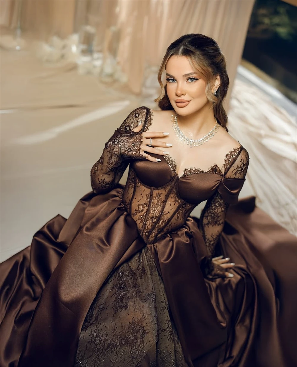 

Customized Simple russet Satin Evening Dress Classic Sweetheart Long Sleeves Celebrity Gowns Sexy A-Line Sweep Train Prom Dress