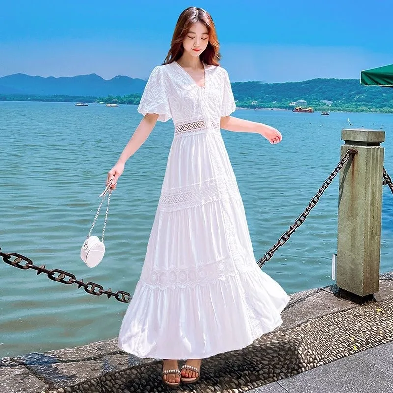 2024 Dress Spring and Summer White Sweet French Bubble Sleeve Knee-length Dress