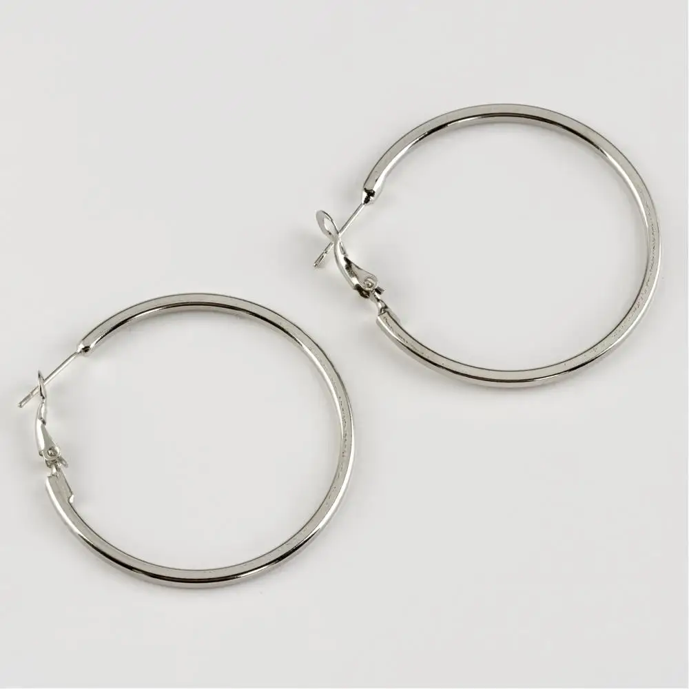 Locked Metal Ring Earrings 4 cm