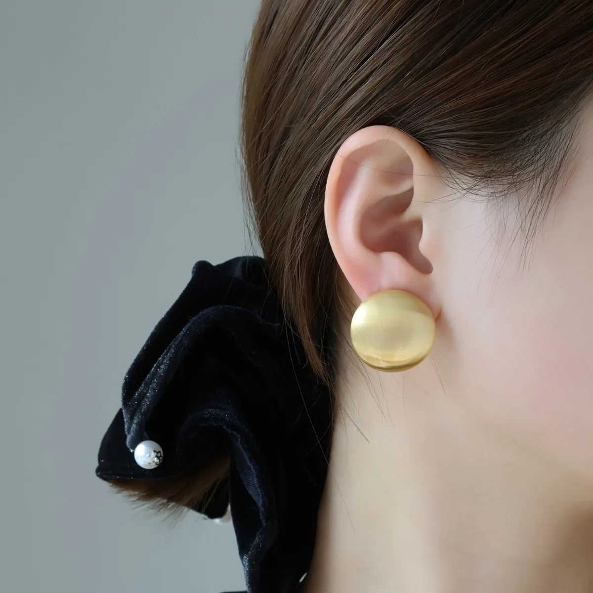 Withered Brushed Round Earrings With A Cool And Niche Style Earrings With Ear Buckles And Accessories