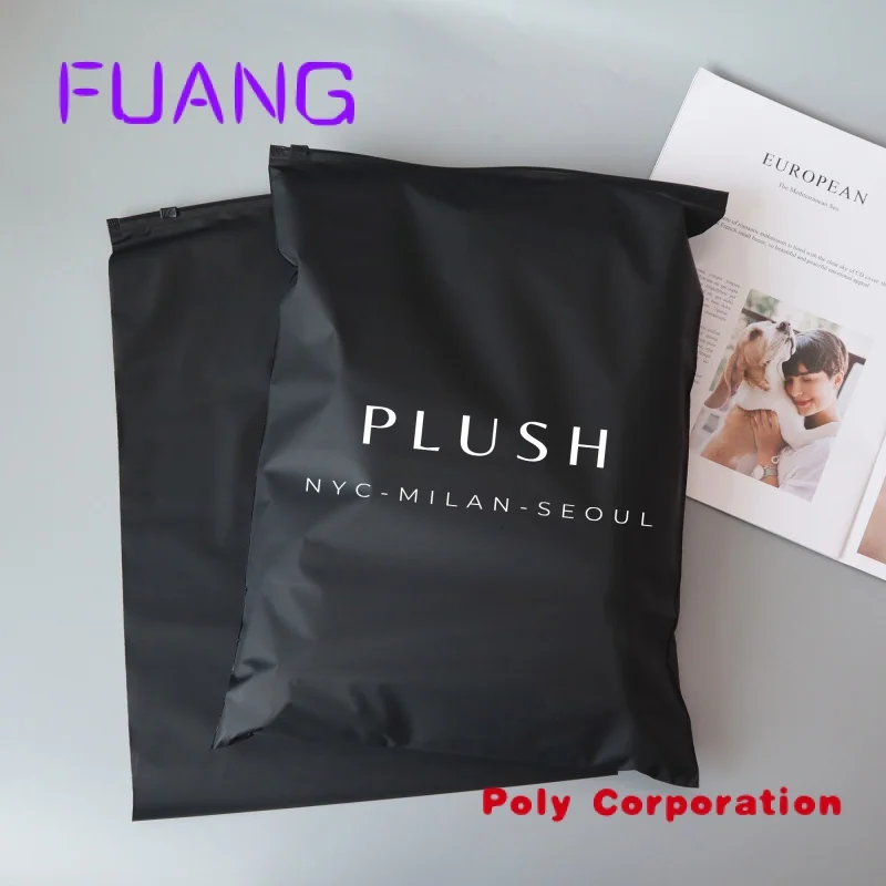 Custom  Waterproof and Oilproof Matt Clothes Clothing Packaging Bag Transparent PE Plastic Factory Supply Customized Zipper Bag 