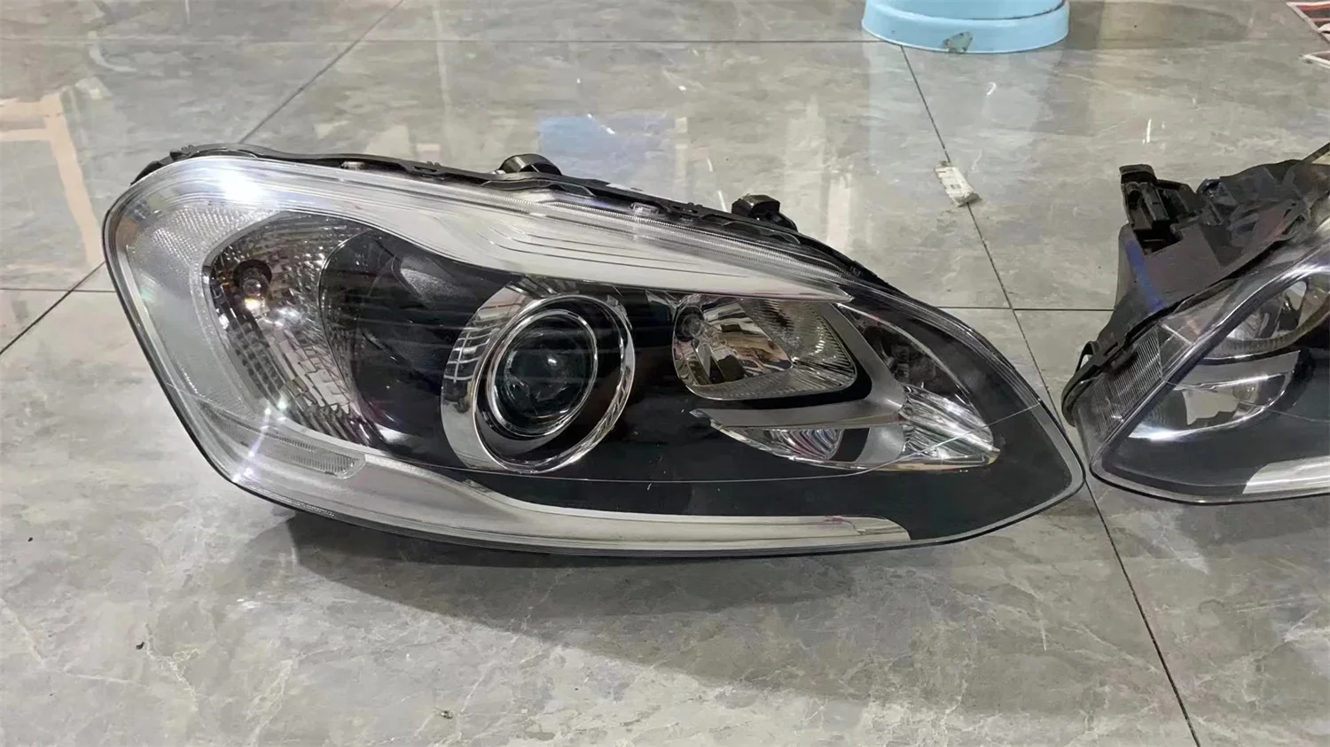 Faro anteriore per auto per Volvo XC60 luce di marcia diurna DRL indicatore di direzione