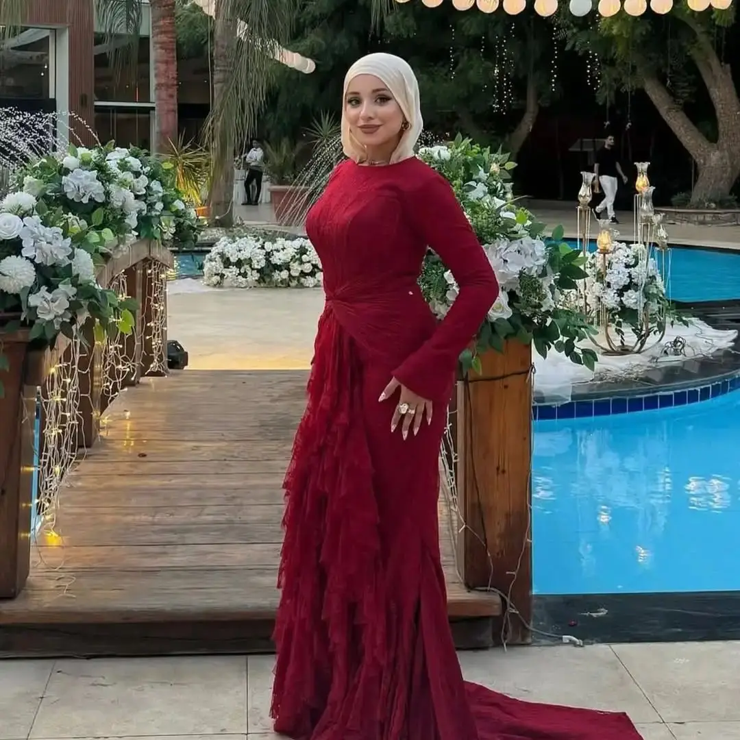 فستان سهرة من الدانتيل باللون العنابي السعودي من Ofherown بأكمام طويلة فساتين حفلات مكشكشة للنساء المسلمات فستان رسمي إسلامي للحفلات الراقصة