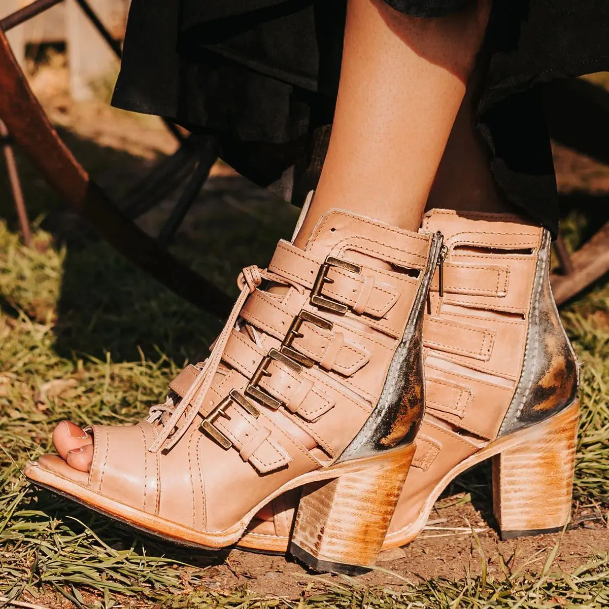 

2025 Summer Cool Boots With Back Zip Fashion Lace Up Buckle High Heels Women's Sandals